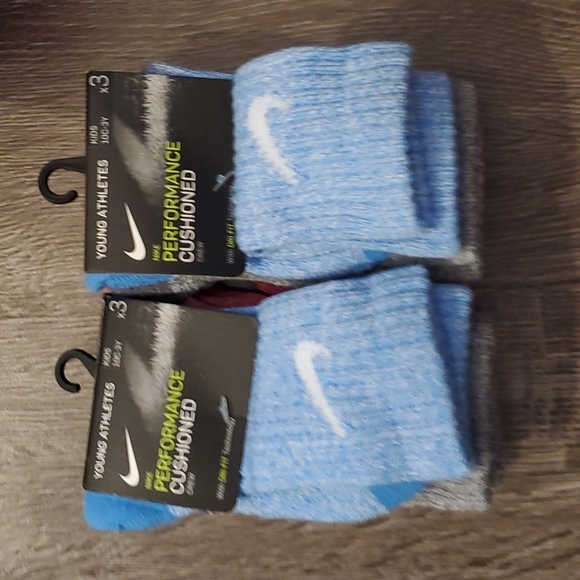 Nike Other - Nike cushioned crew sock